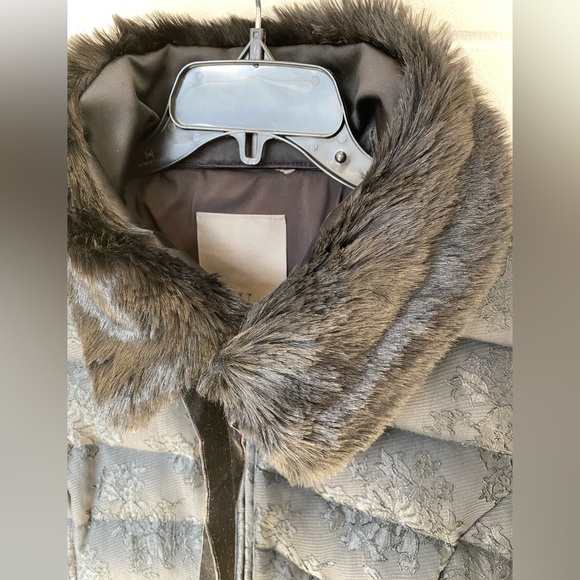 Vera Wang Black Puffer Coat with Removable Faux Fur Collar Brocade pattern Sz L - Picture 12 of 15